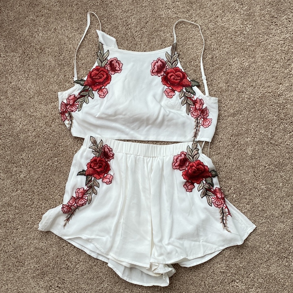 Reverse Two Piece Floral Appliqué Set